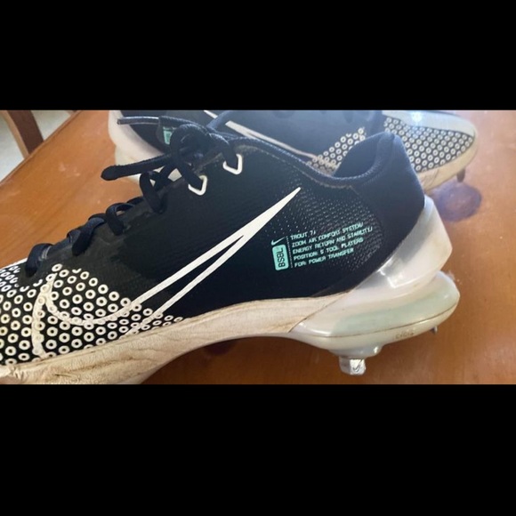 size ten metal baseball cleats - Picture 3 of 3